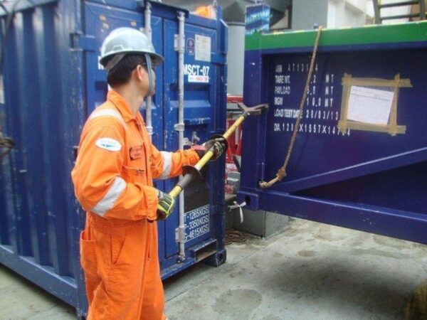 PUSH AND PULL HAND SAFETY TOOL - Arab Suppliers
