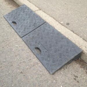 NON-SLIP RUBBER KERB RAMP